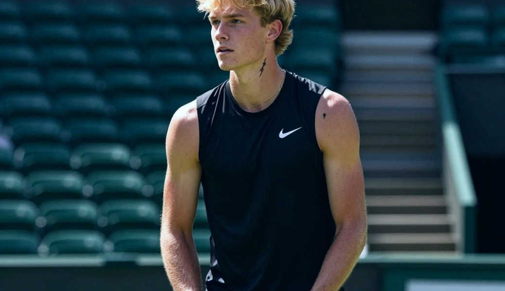 Michelsen đọc vị giao bóng, hạ Nakashima sau ba set thẳng tại US Open