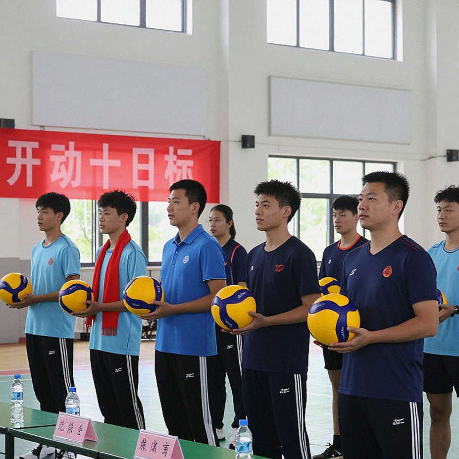 Bóng đá Việt Nam giữa mùa chuyển nhượng: cuộc chiến xác thực thông tin