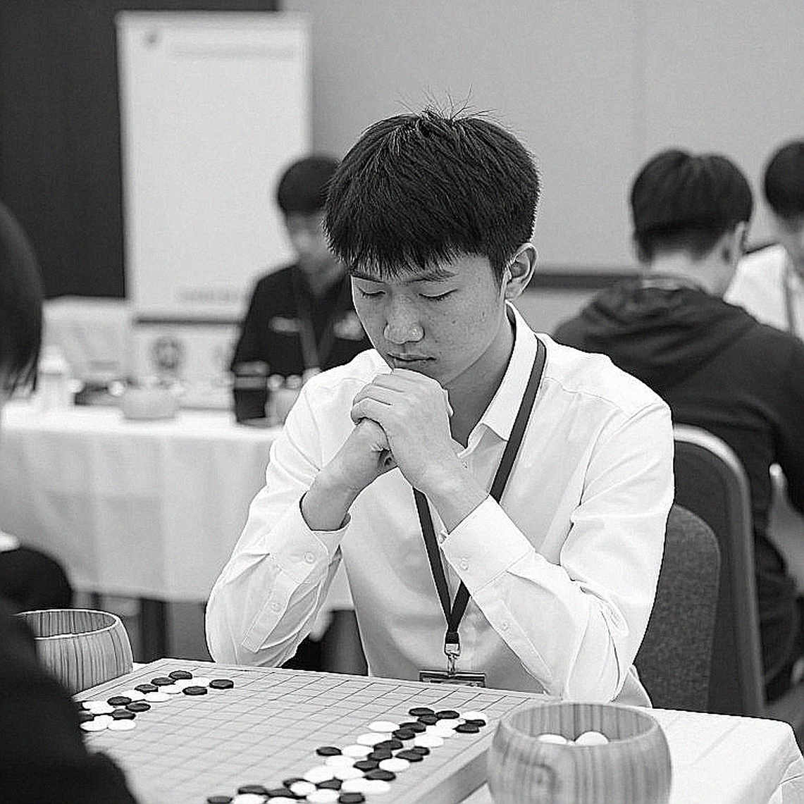Woodward hạ Caruana, Lee nới rộng khoảng cách: Câu chuyện nằm dưới dòng tít Giải Vô địch Cờ vua Mỹ