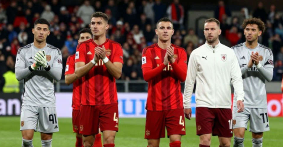 Lệnh cấm ba kỳ chuyển nhượng của Fenerbahçe: Hóa đơn chưa trả và cái tên đã rời Istanbul