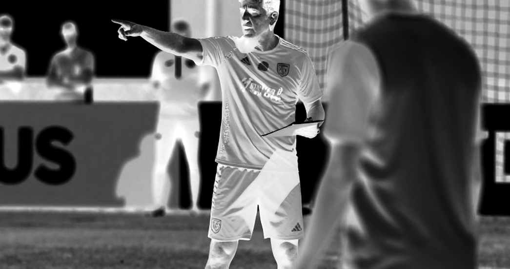 Thị trường chuyển nhượng V.League: tiền đi trước, bóng lăn sau