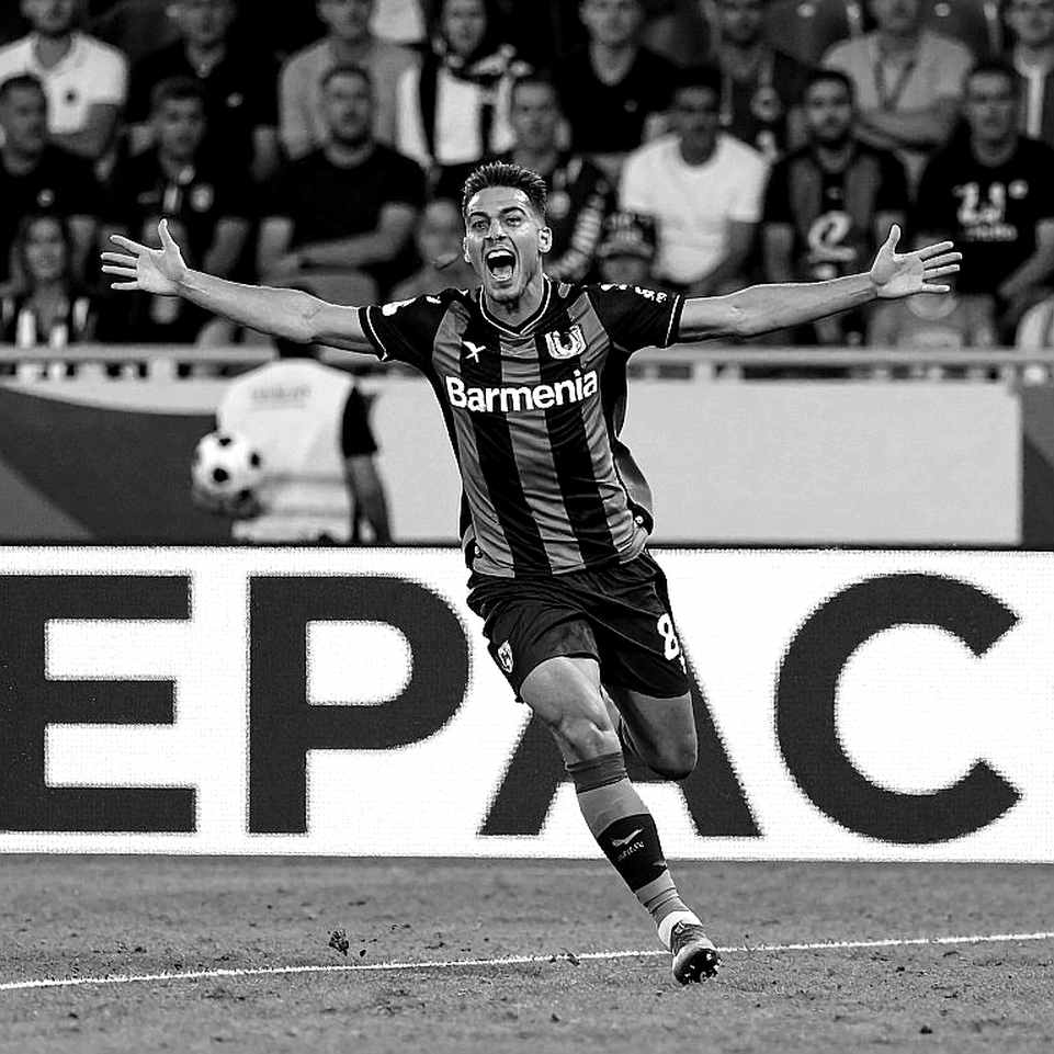 Án phạt 215 bảng, 30 ngày và một cái tên sai: bản tin Ronaldo không đứng vững trước hồ sơ
