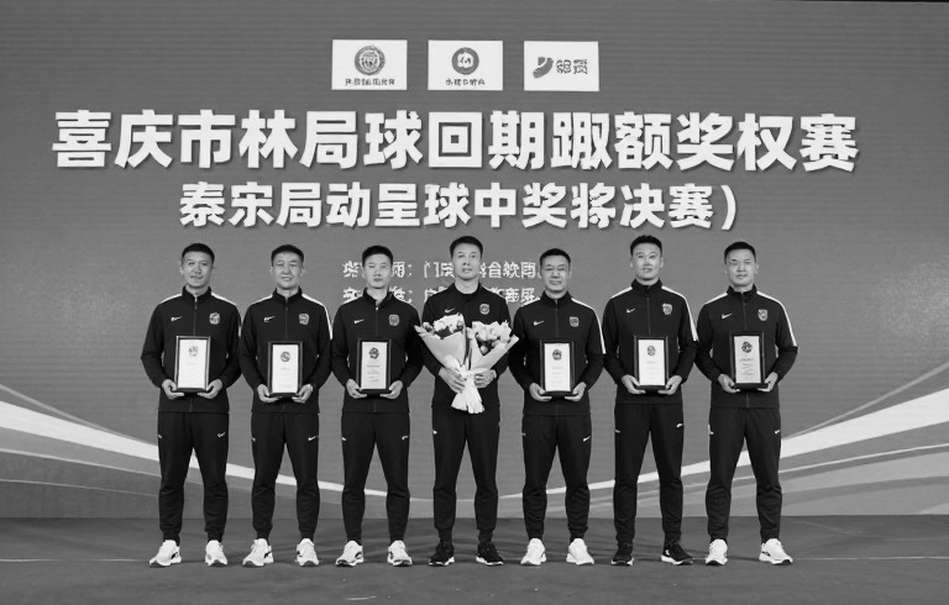 Vũ khí thầm lặng của Pháp: Khi Zidane trao sinh mệnh cho những quả phạt góc
